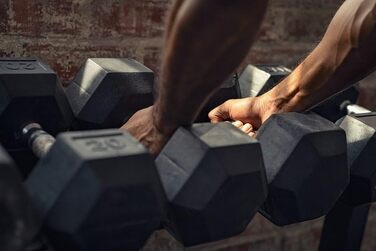 Гантелі Signature Fitness шестигранні, 13,6 кг, кольорові, з гумовим покриттям, набір 2 шт.