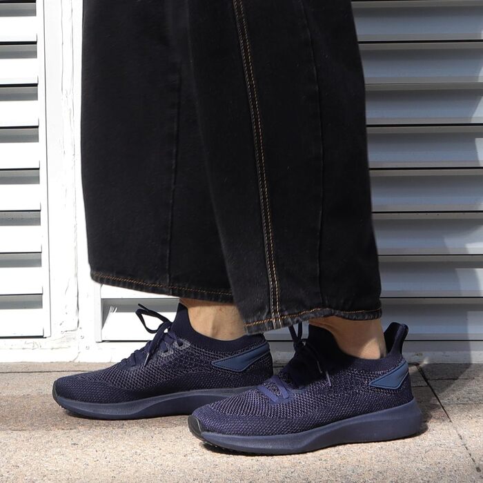 Чоловічі кросівки для бігу та занять спортом: легкі, дихаючі, модель Slip-on, колір - темно-синій, розмір 42 EU