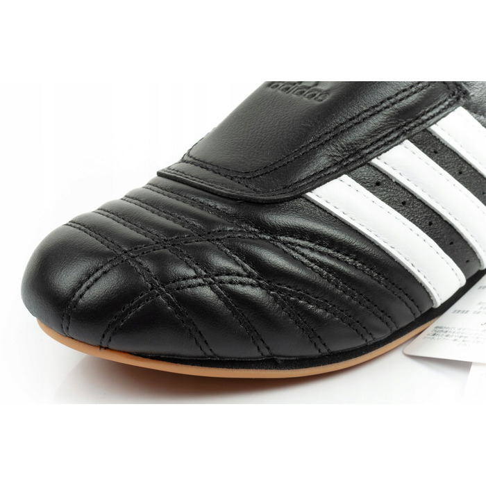 Кросівки Adidas Originals Taekwondo, чорні, JQ4775, р. 40 2/3