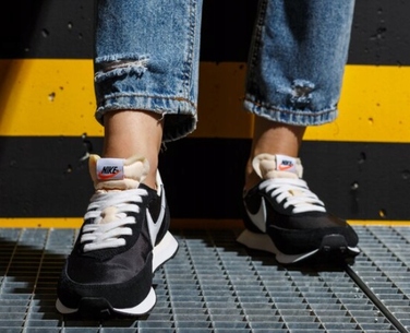 Жіночі кросівки Nike Waffle Trainer 2 GS, чорні, спортивні та зручні, розмір 36,5