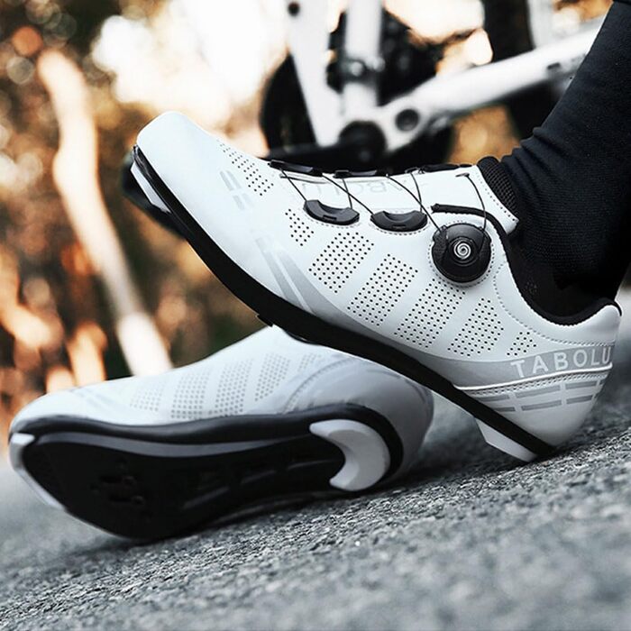 Велосипедні шкарпетки для жінок та чоловіків, велотуфлі з клітами, унісекс SPD, для шосе та гірських велосипедів, сумісні з велотренажерами, для їзди в приміщенні та на відкритому повітрі, розміри 36-47 EU (36 EU, білий)