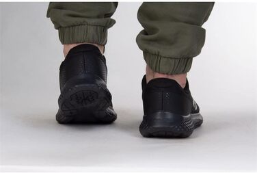 Чоловічі бігові кросівки Under Armour Charged Rogue 3 Storm з технологією Visual Cushioning, чорні, 40 EU