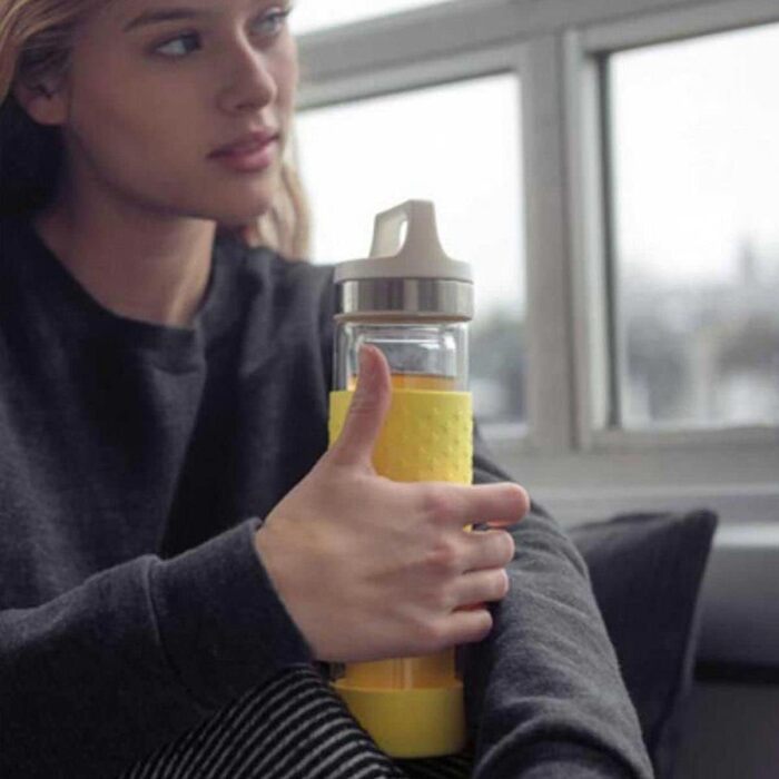 Термос-пляшка SIGG Hot & Cold Glass 0.4 л, скляна термопляшка з силіконовим захистом Ultra Lemon, ізольована, без шкідливих речовин
