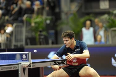 Настільний тенісний набір Donic-Schildkröt Premium 700: ракетка, 3 м'ячі ITTF, чохол, подарунковий комплект