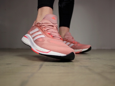 Жіночі спортивні кросівки Adidas, розмір 37 1/3