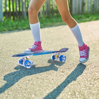 Дитячий скейтборд FISZKA Drift 56 см зі світловими LED-колесами, дизайн 