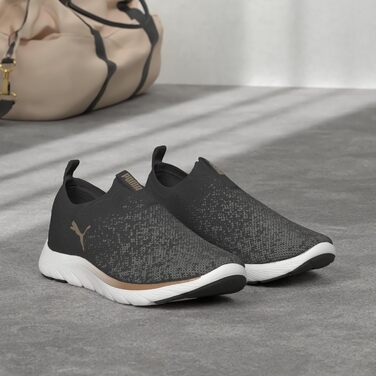 Жіночі кросівки PUMA Softride Remi для бігу та повсякденного носіння, 41 EU, чорний, золотий, темно-сірий