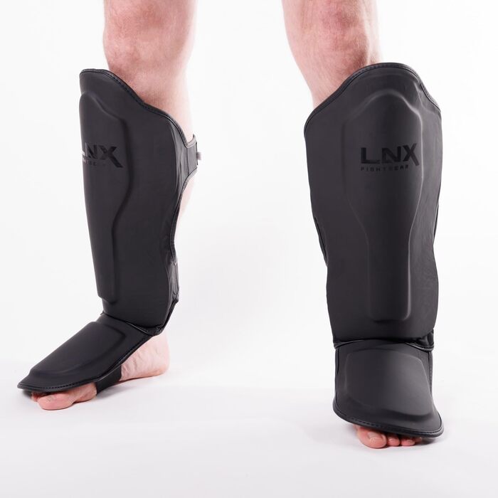 Захист гомілки LNX Muay Thai Pro Fight для кікбоксингу, чорний, розміри S-XL, чоловічий/жіночий