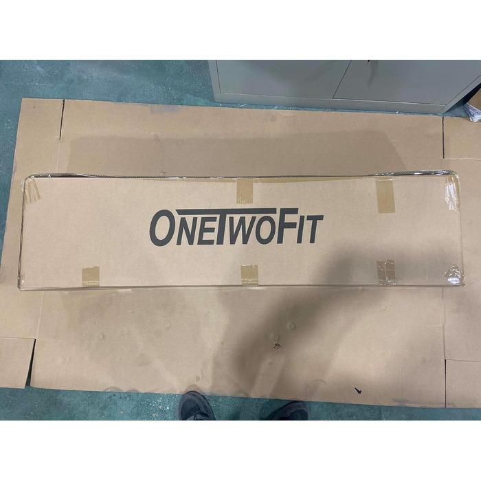 Багатофункціональна силова станція ONETWOFIT Power Tower: турнік, бруси та силовий стійка, регулювання висоти 127-220 см, навантаження до 180 кг, чорний