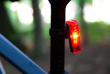 Комплект велосипедних LED фар Büchel BLC 720, 80 Люкс, StVZO, переднє і заднє світло з індикатором гальмування, акумуляторні, до 14 годин роботи, зарядка Micro-USB, преміум якість