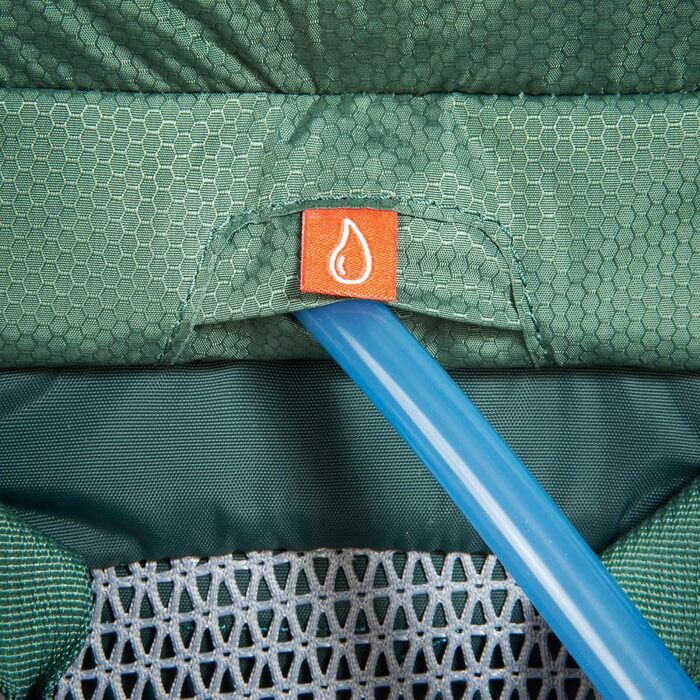 Рюкзак для туризму Tatonka Hike Pack 27 л, з вентиляцією спини та дощовиком, зелений