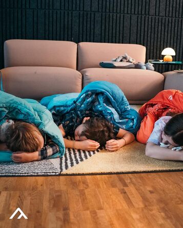 Дитячий спальник Qeedo Buddy Junior для кемпінгу (10-25°C) - 3 сезони, до 140 см (Синій кит)
