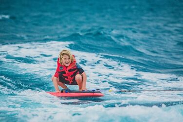 Рятувальний жилет Jobe Junior 50N для водних видів спорту, водних лиж, гідроцикла та вейкборду, легкий універсальний червоний