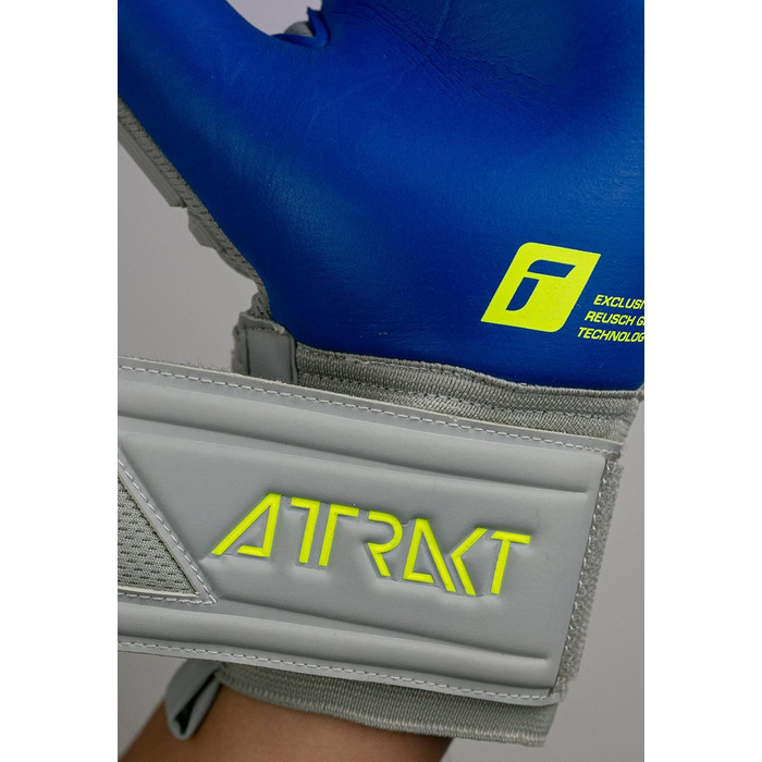 Воротарські рукавички Reusch Attrakt Freegel для дорослих, внутрішній шов, покриття Grip Silver, для всіх типів полів, сірі/жовті