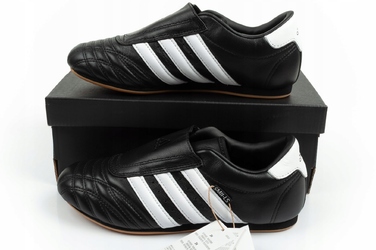 Кросівки Adidas Originals Taekwondo, чорні, JQ4775, р. 40 2/3