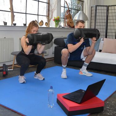 Мішок для тренувань EyePower 20 кг + 4 гантелі - заповнений піском - 6 ручок для фітнесу, для дому - 20x60 см, тренажер для пресу та спини, чорний