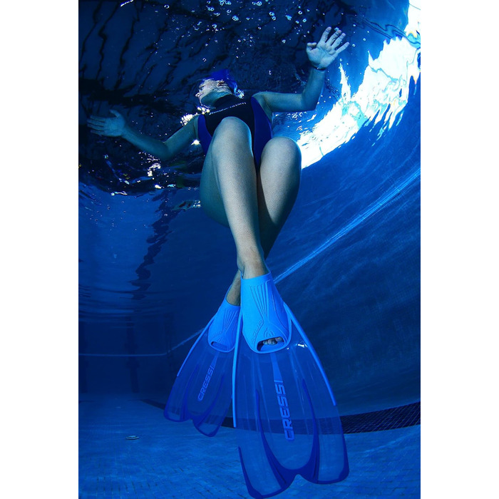 Ласти Cressi Agua – універсальні ласти для дорослих та дітей, саморегулююче ущільнення, блакитні, розмір 43/44