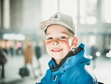 Кепка-снэпбек Nebelkind Berlin Netzplan сіра, унісекс, з регульованим розміром та прямим козирком, стильна бейсболка Streetwear