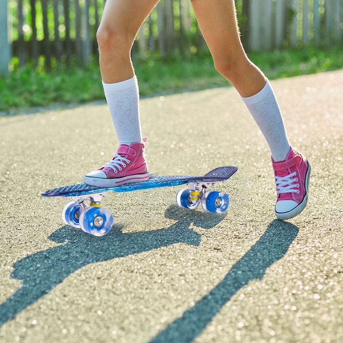 Дитячий скейтборд FISZKA Drift 56 см зі світловими LED-колесами, дизайн 