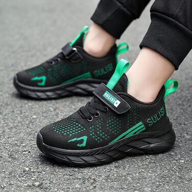 Дитячі кросівки для хлопчиків та дівчаток. Зручні кросівки для залу та вулиці. Сітка, дихаючі, легкі. Чорний колір, розмір 30 EU