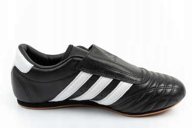 Кросівки Adidas Originals Taekwondo, чорні, JQ4775, р. 40 2/3