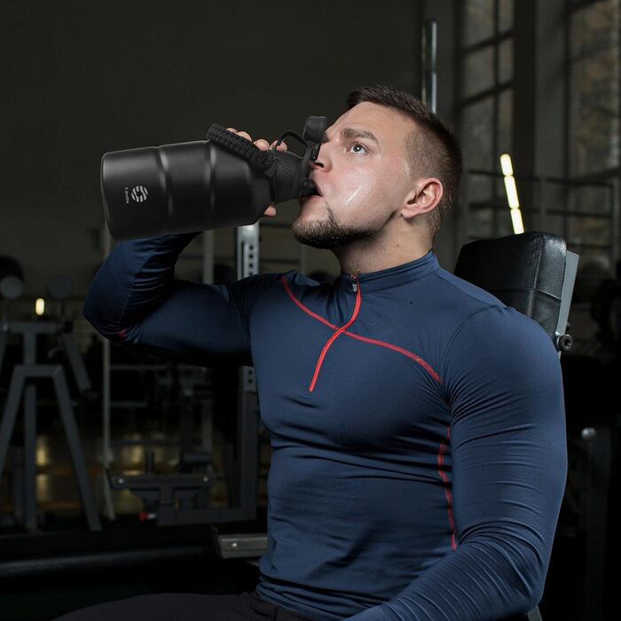 Термофляга FJbottle з нержавіючої сталі 1.9L з магнітною кришкою, без BPA, подвійні стінки, витримує нагрівання, для спорту, універу, кемпінгу, відпочинку на природі, чорна. 1900 мл