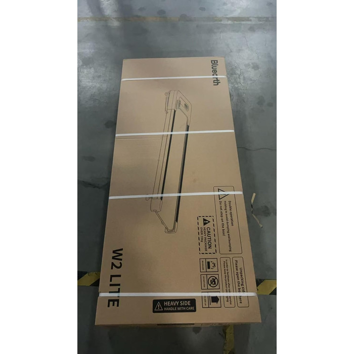 Walking Pad Bluearth: біговий столик з нахилом 10%, LED-дисплей, пульт ДК, для дому та офісу, смарт-додаток, біговий столик з імерсивним досвідом та онлайн-тренуваннями (Classic Black)