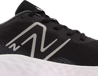 Чоловічі бігові кросівки New Balance 45 розміру, чорного кольору