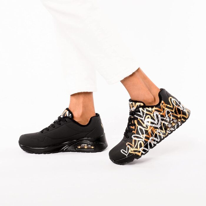 Кросівки жіночі Skechers UNO 2 - Floating Love, чорно-багатокольорові, 38 EU, з принтом серця Durabuck