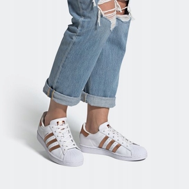 Жіночі спортивні кросівки Adidas Superstar, розмір 40 2/3