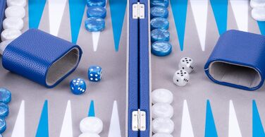 Набір для гри в кістки Енгельхарт Люкс 38 см - преміум якість, шкірозамінник, спеціальне покриття з фільцу, перламутрові кубики та фішки + 2 стаканчики - професійний та для дому, блакитний