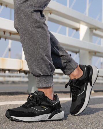 Чоловічі кросівки для відпочинку, бігу та ходьби. Розміри 41-45 EU (44 EU, чорний/сірий)