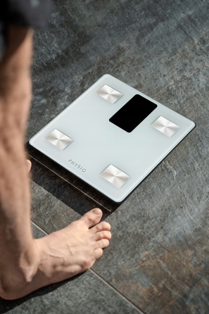 Ваги для ванної Physiq: загартоване скло, 13 параметрів, Bluetooth