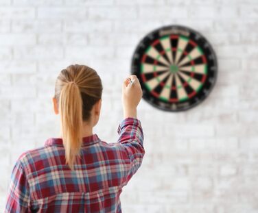 Stagecaptain DBS-1715 Bullseye Pro – професійна дартс-мішень із сизалю з дротами, 6 дротиками та 4 наборами оперень