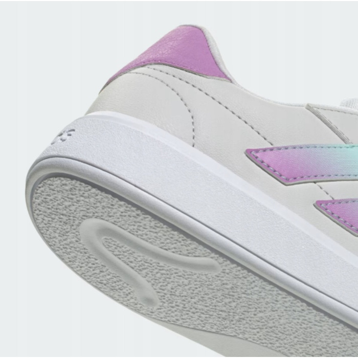 Жіночі спортивні кросівки Adidas для школи, зручні, розмір 37 1/3