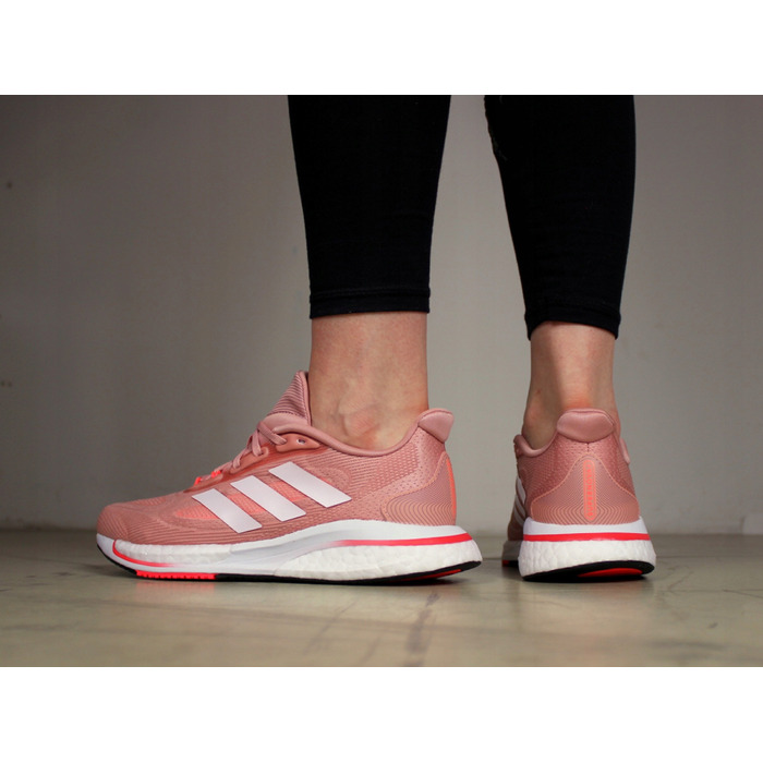 Жіночі спортивні кросівки Adidas, розмір 37 1/3