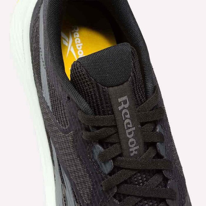 Кросівки Reebok Energen Tech Plus Unisex (45 EU, чорний, синій, білий)