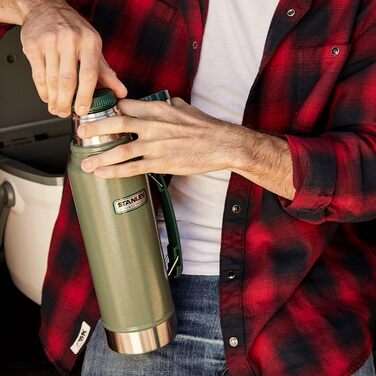 Термос Stanley Classic Legendary 1 л - Зберігає тепло/холод 24 год - Миється в посудомийній машині - Кришка-чашка - Без BPA - Нержавіюча сталь