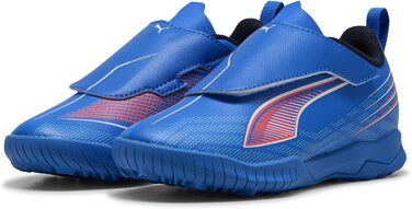 Дитячі футбольні бутси PUMA Ultra 6 Play V Tt Jr - унісекс, розмір 27 EU, кольори: ультра-синій, білий, червоний (світловий ефект)