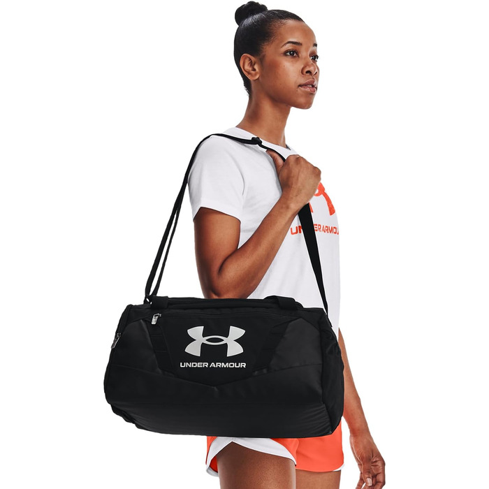 Жіноча спортивна сумка Under Armour, чорна, універсальний розмір