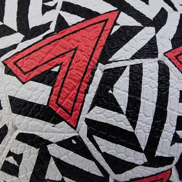 М'яч для футболу Mitre Street Soccer: міцний, для гри на твердих покриттях, білий/чорний/червоний