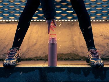 SIGG пляшка для води 0,75 л з нержавіючої сталі Shield ONE, для газованих напоїв, герметична, легка, BPA-free, рожевий колір