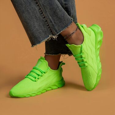 Чоловічі кросівки Linenghs для бігу, занять спортом та прогулянок. Легкі, дихаючі, чорні, з акцентами флуоресцентного зеленого (40 EU)