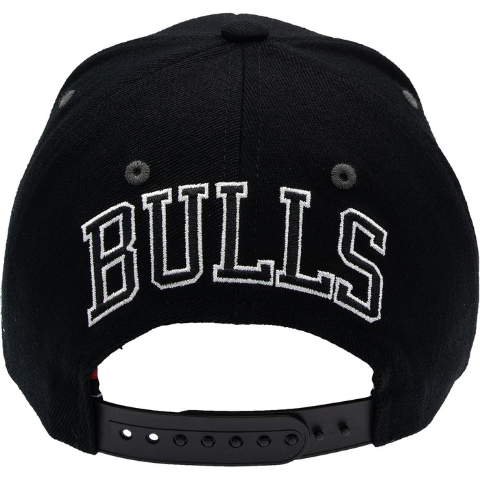 Кепка Mitchell & Ness Chicago Bulls Classic Red Snapback, чорна, універсальний розмір