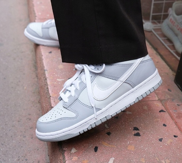 Жіночі спортивні кросівки Nike Dunk Low Two Tone Grey DH9765-001, розмір 37,5