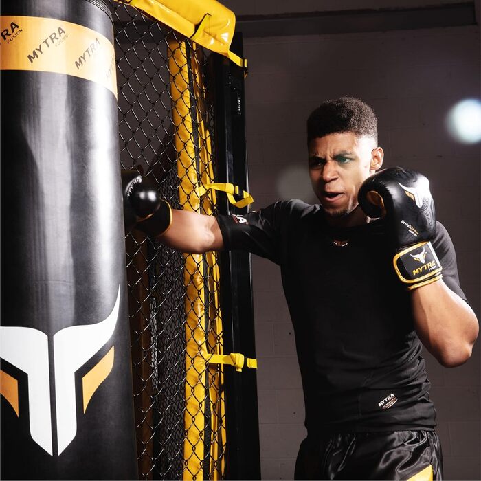 Боксерські рукавички Mytra Fusion 10-18oz для тренувань та спарингів MMA, Муей Тай, кікбоксинг, чорні/золоті, для чоловіків і жінок