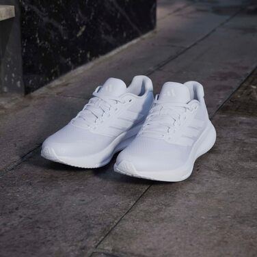 Жіночі кросівки для бігу adidas Runfalcon 5 Cloud White — білі, з амортизацією Cloudfoam та дихаючою сіткою, розмір 39 1/3 EU