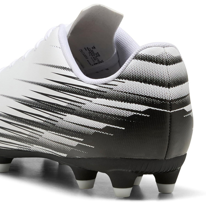 Кросівки футбольні PUMA Attacanto Firm для штучного покриття, 42 EU, білий/чорний