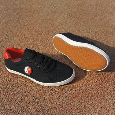 Вусінь-Кунфу: Шкіряні кросівки для тренувань та занять Кунг-Фу. Зручні, з неслизькою підошвою, для чоловіків та жінок. Підходять для тай-чі, занять спортом та повсякденного носіння. Розмір 38 EU, чорний колір.