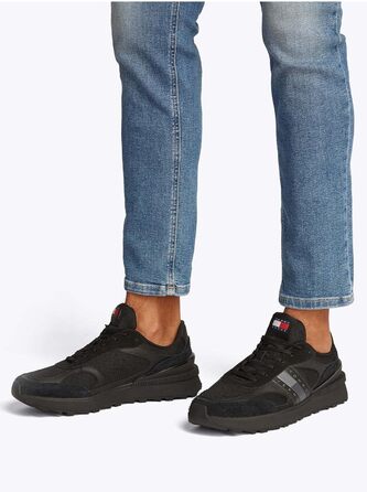 Футболка Tommy Jeans чоловіча Technical Runner ESS Em0em01537, чорна